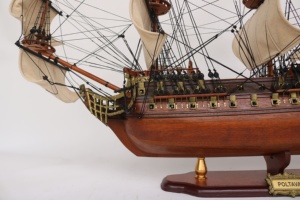 Modèle de navire de guerre en bois de Poltava fait main - Réplique historique à l'échelle du navire de guerre de la Flotte Baltique russe pour la décoration de la maison ou du bureau - Product Image 5