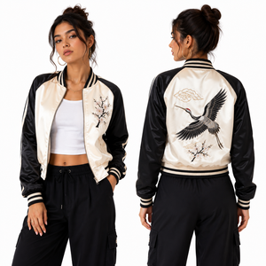 Chaqueta Corta de Satén al por Mayor para Mujer con Bordado de Flores Silvestres y Forro Suave, Fabricante de Ropa OEM de Marca Privada, MOQ Bajo - Product Image 2