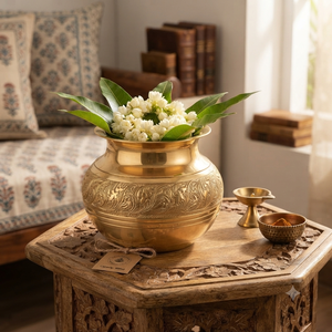 Kalash en laiton fait main, Kalash de Pooja gravé, Décoration religieuse, Pot en métal, Culte hindou, Décoration d'intérieur, Cadeaux, Vente en gros, Fournisseur OEM personnalisé - Product Image 2