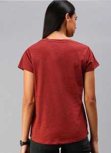 เสื้อยืดแขนสั้นผู้ชายทรงทันสมัย ผ้าฝ้าย 100% ป้องกันริ้วรอย สำหรับแคมเปญฤดูร้อน - Product Image 3