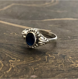 Anillo Unisex de Lujo con Gema de Zafiro Ovalada en Plata 925 para Uso Diario y Ocasiones Especiales - Product Image 2