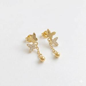 Pendientes Colgantes de Mariposa y Perlas de Oro Sólido de 14K, Delicado Set de Pendientes Colgantes y Ear Cuff con Diamante Cultivado en Laboratorio, Regalo de Cumpleaños para Ella - Product Image 4
