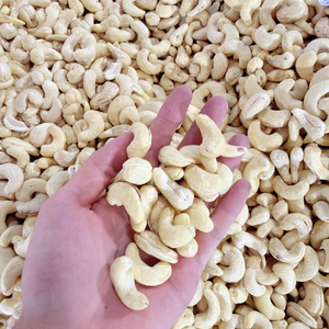 ซัพพลายเออร์ที่เชื่อถือได้ เม็ดมะม่วงหิมพานต์ SANTIGO Kaju Badam ราคาถูก ขายส่ง เม็ดมะม่วงหิมพานต์ - Product Image 1