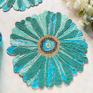 Elegante y Clásico Mantel Individual Reutilizable con Bordado a Mano de Cuentas en Forma de Flor para Fiestas, Eventos Festivos y Decoración del Hogar - Product Image 2