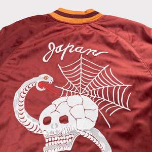 Chaqueta Sukajan Japonesa Vithas Industry para Hombre, Chaqueta Souvenir Japonesa Sukajan - Calavera - Color Granate - Product Image 4