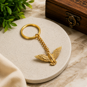 Porte-clés Aigle Antique en Laiton Fait Main, Breloque Aigle Volant en Métal Doré, Cadeau Souvenir - Product Image 4