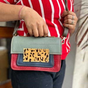 กระเป๋าสะพายหนังแท้สำหรับผู้หญิงทรงสั้นหนังรีไซเคิลกระเป๋าถือหนังขนสัตว์พิมพ์ลายสัตว์มีหลายสี - Product Image 3