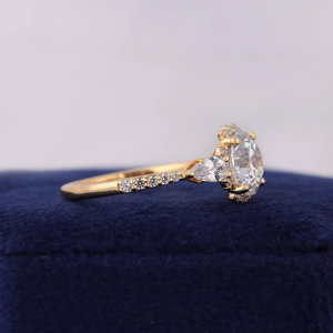 Anillo de compromiso clásico con diamante de talla brillante redondo para mujer, oro sólido de 18 quilates, diamantes cultivados en laboratorio con certificación IGI, color D - Product Image 2