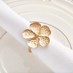 Ensemble d'anneaux de serviette en laiton à motif floral, classiques, durables, écologiques, accessoires de table de luxe - Product Image 2