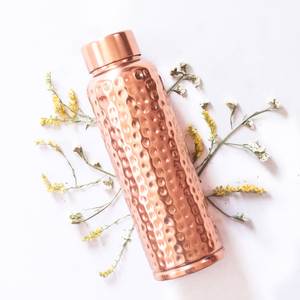 Botella de Agua de Cobre Puro Martillada a Mano para Beneficios Ayurvédicos, Venta al Por Mayor Personalizada - Product Image 1