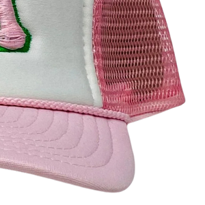 Gorra Trucker AKA Blanca y Rosa con Malla, Letras Bordadas, Gorra de Béisbol Ajustable con Cierre a Presión, Gorra Casual de Moda para Hombre - Product Image 4