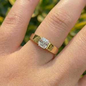 Bague signet en or jaune 14 carats avec diamant taille Asscher de 1,01 carat de clarté VS1, cultivé en laboratoire, tendance, cadeau de promesse de mariage pour les amoureux - Product Image 3