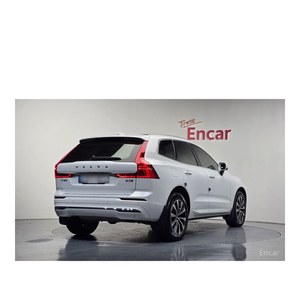 Volvo XC60 B5 2024 Ultrabrillante con Caja de Cambios Automática, Asientos de Cuero, Cámara Trasera, Volante a la Izquierda, 12.084 km - Product Image 2