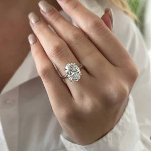 Bague solitaire en diamant ovale de 5 carats cultivé en laboratoire, bague de fiançailles classique en diamant ovale CVD de 5 carats, certifiée IGI - Product Image 1