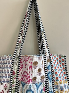 Sac fourre-tout matelassé en patchwork |   Sac à bandoulière en coton écologique |   Sac à bandoulière en coton fait main - Product Image 5