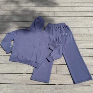 Conjunto Deportivo de Dos Piezas con Logotipo Estampado Personalizado, Efecto Desgastado por el Sol, para Invierno, Pantalón Holgado y Sudadera con Capucha, Unisex - Product Image 2