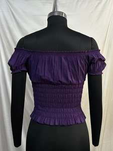 Haut court en coton cambre pour femme, épaules dénudées, col élastique, coupe ajustée, taille smockée, idéal pour les tenues décontractées, les soirées et le bureau - Product Image 4