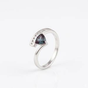 Bague croisée unique en argent 925 avec moissanite bleue taille trillon pavée, bijou de mariage raffiné pour femme, cadeau de fête - Product Image 6