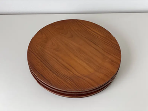 Juego de Platos de Madera de Nogal Tallados a Mano: Decoración de Cocina Estilo Rústico - Product Image 1