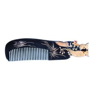 Peigne en corne naturel de haute qualité: qualité supérieure, fabriqué au Vietnam avec gravure de logo en option pour des cadeaux personnalisés. - Product Image 2