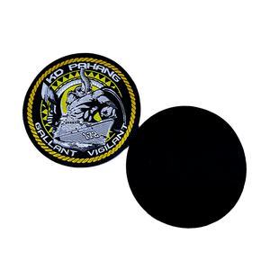 Finition de broderie personnalisée de haute qualité étiquettes de vêtement découpées au laser patchs de forme irrégulière Logo de nom personnalisé rentable - Product Image 4