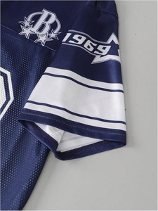 Camiseta Deportiva con Cuello en V, Malla Transpirable, Número 95, Unisex, Corte Regular, Azul con Logotipo Estampado - Product Image 3