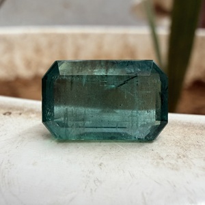 Émeraude naturelle de qualité supérieure du Zambie, 6,69 carats, vert intense, pierre facettée non montée pour la fabrication de bijoux - Product Image 1