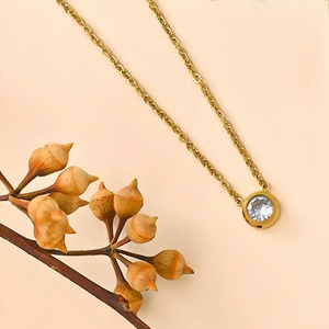 Collier pendentif rond pour femme en acier inoxydable 304 avec placage or véritable 18 carats et incrustation de zircon sur chaîne câblée - Product Image 3