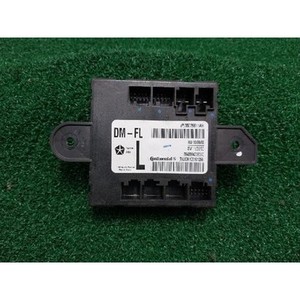 300 ECU y Módulos de Computación Usados 05026611AH - Product Image 1