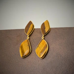 Pendientes de Ojo de Tigre Chapados en Oro de 18K – Doble Gota de Piedra Preciosa Natural – Joyería Elegante y Distintiva - Product Image 3