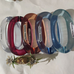 Decoración de pared con cadena de eslabones hecha a mano y personalizada, artículo de resina, decoración de habitación, artículos muy adorables, diseño de arte de pared con cadena de acrílico - Product Image 1