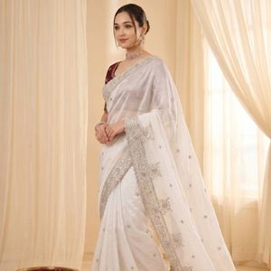 ผ้าส่าหรีปักลายพรีเมียม ดีไซน์เนอร์ C Pallu ประดับเลื่อม ปักลายฉลุ ขอบเสื้อปักอย่างประณีต เหมาะสำหรับงานแต่งงาน ฤดูร้อน ฤดูหนาว สินค้าส่งออกคุณภาพสูง - Product Image 4
