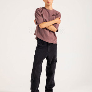Camiseta Ligera de Corte Cuadrado, Elegante y con Tela Transpirable, Ajuste Relajado para Uso Diario - Product Image 4