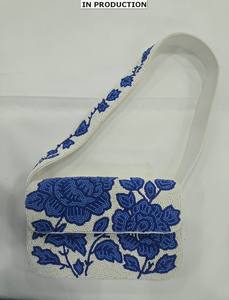 Bolso de Hombro Hecho a Mano con Cuentas de Seda Cruda para Mujer, Diseño Floral y de Frutas, Base Blanca, para Fiestas y Eventos Nocturnos - Product Image 3