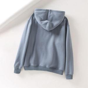 เสื้อฮู้ดผู้ชายแฟชั่นใหม่ ดีไซน์ทันสมัย เนื้อผ้าโพลีเอสเตอร์ผสมคอตตอน ระบายอากาศได้ดี เหมาะสำหรับฤดูหนาว ดีไซน์โดดเด่น - Product Image 3