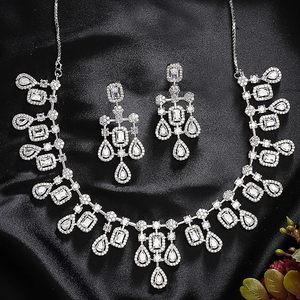 Ensemble collier et boucles d'oreilles en cristal plaqué argent, design géométrique en forme de poire, bijoux de mariage pour femmes, style classique - Product Image 6