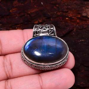 Pendentif en labradorite bleue naturelle, collier ovale en labradorite bleue, argent sterling 925, bijoux en pierres précieuses faits à la main, cadeau pour elle - Product Image 1