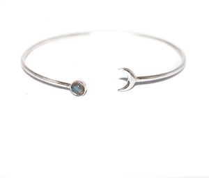 Vente en gros de bracelets ajustables en argent sterling 925 massif avec pierre de labradorite naturelle en forme de croissant de lune, bijoux fins Memoria Jewels - Product Image 5