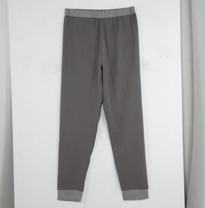 Pantalons pour hommes de haute qualité, avec une taille élastique et un tissu respirant, idéaux pour les tenues décontractées et le quotidien. - Product Image 1