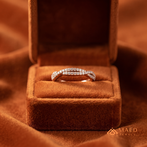 Anillo de Compromiso de Eternidad con Moissanita Trenzada Chapado en Oro Rosa para Mujer - Regalo de Aniversario de Lujo - Product Image 4