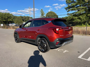 Véhicules d'occasion Kia Seltos SX AWD de luxe sans accident pour la vente en gros - Product Image 4