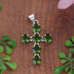 Wholesale Natural <b>Peridot</b> 925 Sterling Silver Cross Pendant Handmade Faceted Gemstone Religious Cross Pendant <b>Jewelry</b> For Women - Product Image 5
