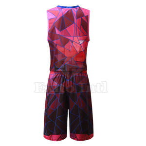 Uniforme de Baloncesto Sublimado Transpirable de Alta Calidad con Diseño Único para Hombre, Colores y Logotipos Personalizables, Ropa Deportiva al por Mayor - Product Image 2