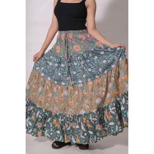 Jupe longue maxi en coton patchwork faite à la main, imprimé floral, style bohème, ethnique indien, pour festival, été, design plissé - Product Image 2