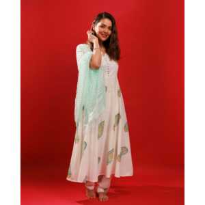 Ensemble de costume décontracté pour femmes en coton blanc ondulé, taille XS, haut à manches courtes, tissu en mousseline respirant - Product Image 2