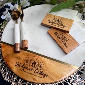 Exclusivo Set de Regalo de Tabla de Quesos de Mármol y Madera de Acacia con Cuchillos de Queso de Acero Inoxidable Dorado, Tabla Personalizada para Servir Charcutería - Product Image 5