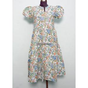 Exportateurs de robes maxi en coton 100% imprimées à la main avec des motifs floraux, robe bohème d'été pour femmes - Product Image 1
