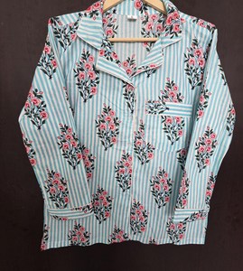 ชุดนอนผ้าฝ้ายลายดอกไม้สีเขียวมิ้นท์สุดหรูสำหรับผู้หญิง พร้อมเสื้อเชิ้ตติดกระดุมและกางเกงขายาวทรงหลวม - Product Image 4