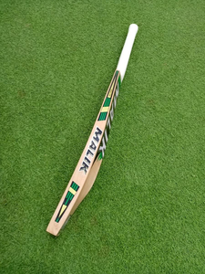 Bate de Cricket MB MALIK ENGLISH WILLOW, Bate Duradero de Madera de Sauce Inglés, Mango Corto, Verde y Blanco, Clásico, Calidad Profesional - Product Image 3