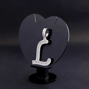 Pendentif de luxe lettre L en moissanite, argent 925, taille baguette, serti en canal, unisexe, breloque cadeau - Product Image 3